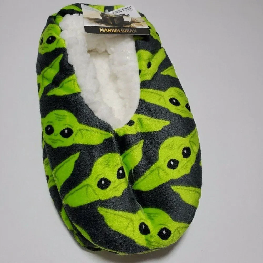 ‎Star Wars Mandalorian Baby Yoda Slipper Socks S/M